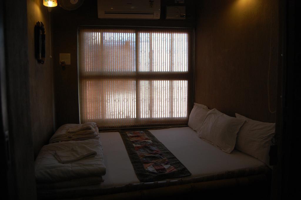 Shri Guest House Varanasi Quarto foto